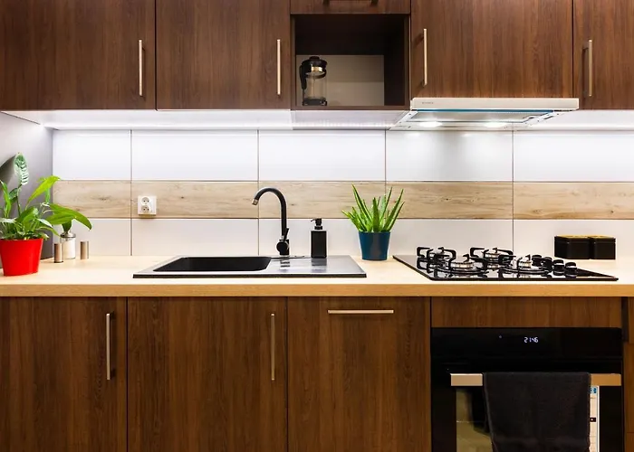 Classy Old Town - By Upstairs *